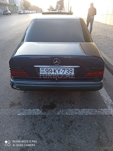 Mercedes E 250 1995, 50,650 km - 2.5 l - Bakı