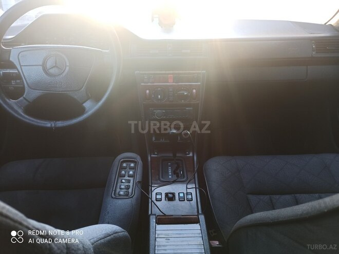 Mercedes E 250 1995, 50,650 km - 2.5 l - Bakı