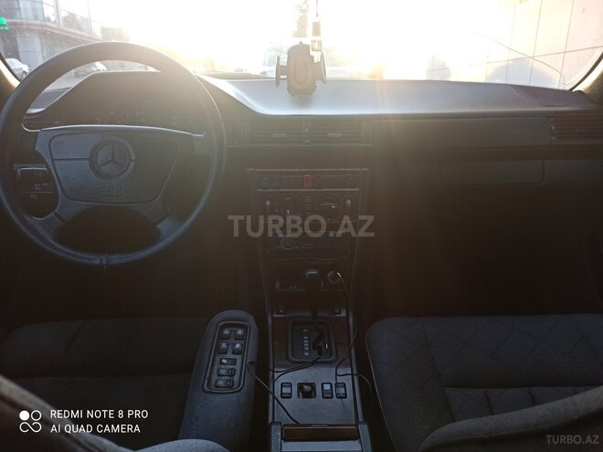 Mercedes E 250 1995, 50,650 km - 2.5 l - Bakı
