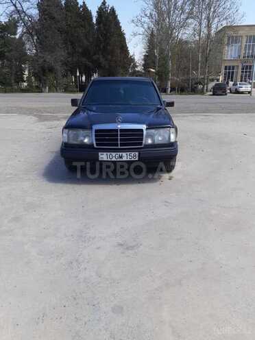 Mercedes E 250 1986, 458,200 km - 2.5 l - Qazax