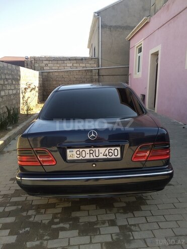 Mercedes E 220 2000, 304,156 km - 2.2 l - Bakı