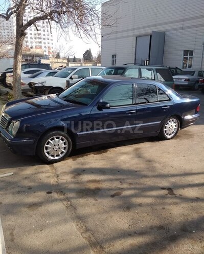 Mercedes E 220 2000, 304,156 km - 2.2 l - Bakı