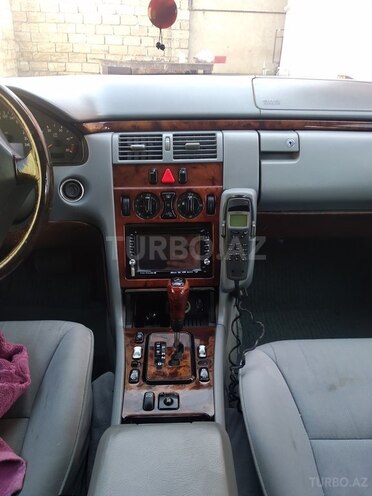 Mercedes E 220 2000, 304,156 km - 2.2 l - Bakı