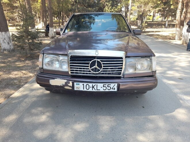 Mercedes E 250 1993, 258,000 km - 2.5 l - Sumqayıt