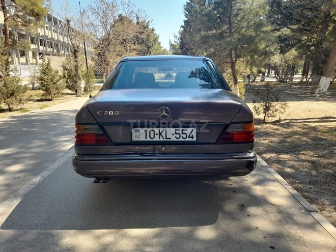 Mercedes E 250 1993, 258,000 km - 2.5 l - Sumqayıt