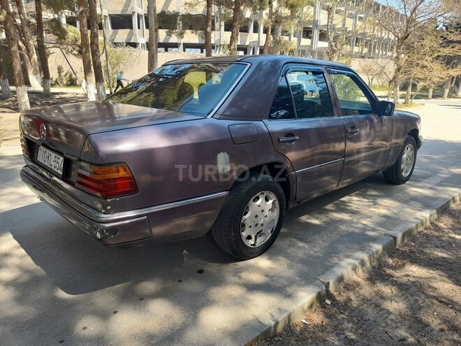 Mercedes E 250 1993, 258,000 km - 2.5 l - Sumqayıt