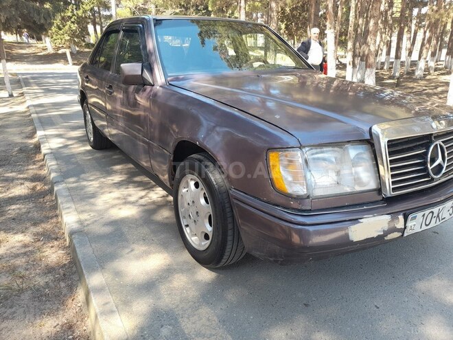 Mercedes E 250 1993, 258,000 km - 2.5 l - Sumqayıt