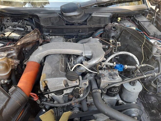 Mercedes E 250 1993, 258,000 km - 2.5 l - Sumqayıt