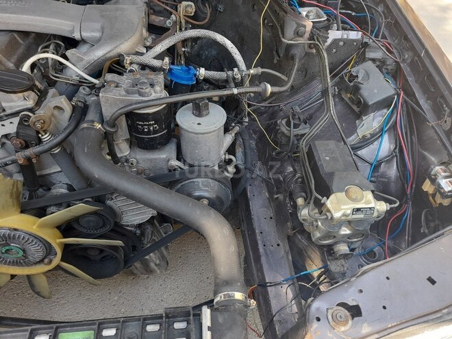 Mercedes E 250 1993, 258,000 km - 2.5 l - Sumqayıt