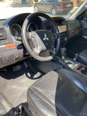 Mitsubishi Pajero 2008, 242,055 km - 3.0 l - Bakı