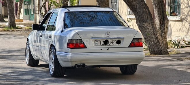 Mercedes E 220 1994, 231,632 km - 2.2 л - Bakı