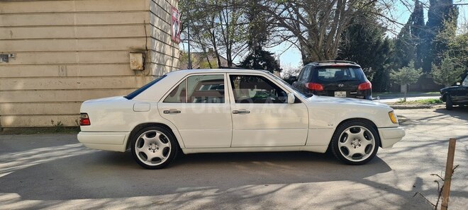 Mercedes E 220 1994, 231,632 km - 2.2 л - Bakı