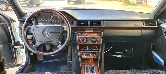 Mercedes E 220 1994, 231,632 km - 2.2 л - Bakı