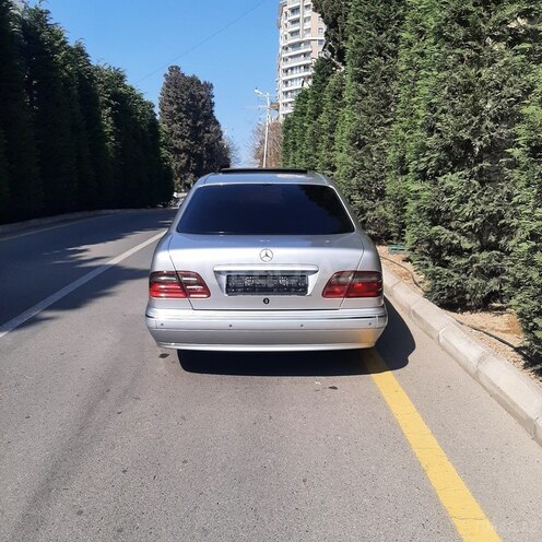 Mercedes E 220 2000, 342,000 km - 2.2 l - Bakı