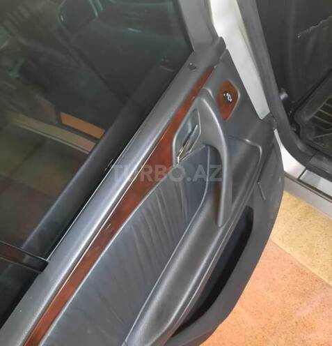Mercedes E 270 1999, 321,748 km - 2.7 l - Bakı
