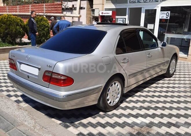 Mercedes E 270 1999, 321,748 km - 2.7 l - Bakı