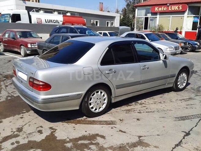 Mercedes E 270 1999, 321,748 km - 2.7 l - Bakı