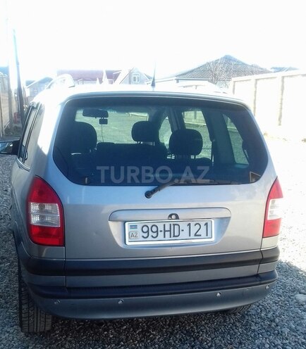 Opel Zafira 2004, 257,000 km - 2.2 л - Qusar