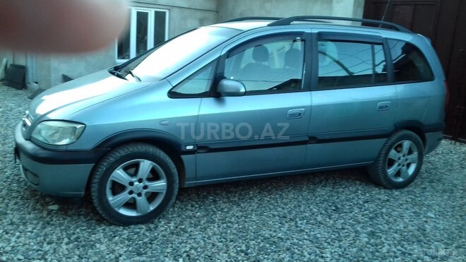 Opel Zafira 2004, 257,000 km - 2.2 л - Qusar