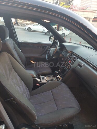 Mercedes E 270 2001, 440,000 km - 2.7 l - Bakı