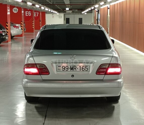 Mercedes E 240 2001, 254,391 km - 2.4 l - Gəncə