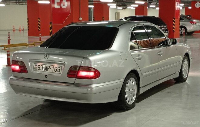Mercedes E 240 2001, 254,391 km - 2.4 l - Gəncə