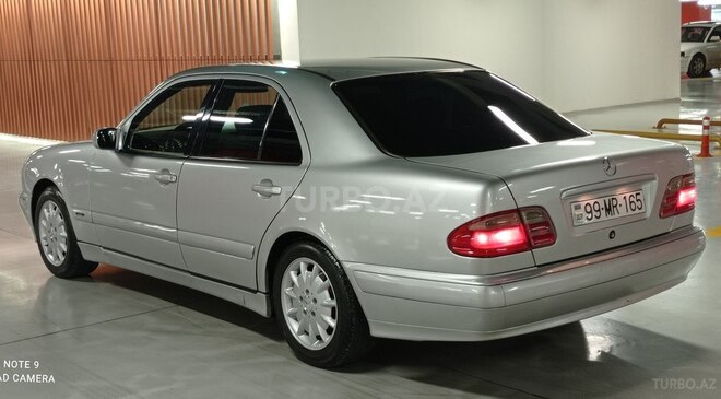 Mercedes E 240 2001, 254,391 km - 2.4 l - Gəncə