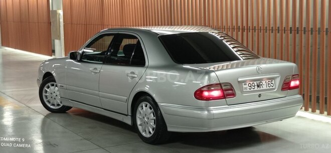 Mercedes E 240 2001, 254,391 km - 2.4 l - Gəncə