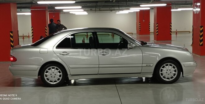 Mercedes E 240 2001, 254,391 km - 2.4 l - Gəncə