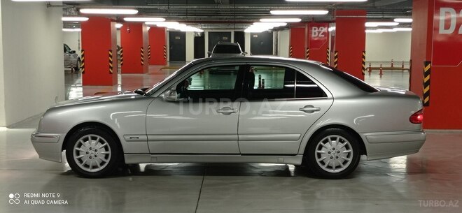 Mercedes E 240 2001, 254,391 km - 2.4 l - Gəncə