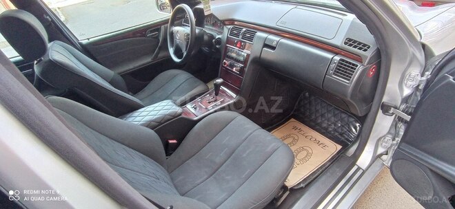 Mercedes E 240 2001, 254,391 km - 2.4 l - Gəncə