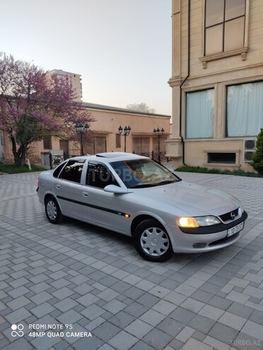 Opel Vectra 1996, 297,410 km - 1.6 l - Sumqayıt