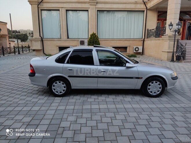 Opel Vectra 1996, 297,410 km - 1.6 l - Sumqayıt