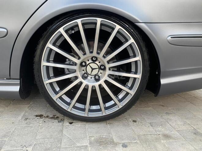 Mercedes E 320 2004, 194,600 km - 3.2 l - Bakı