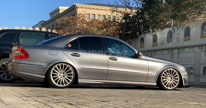 Mercedes E 320 2004, 194,600 km - 3.2 l - Bakı