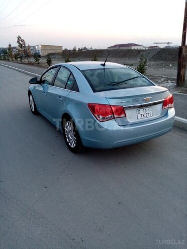 Chevrolet Cruze 2011, 134,567 km - 1.4 l - Yevlax