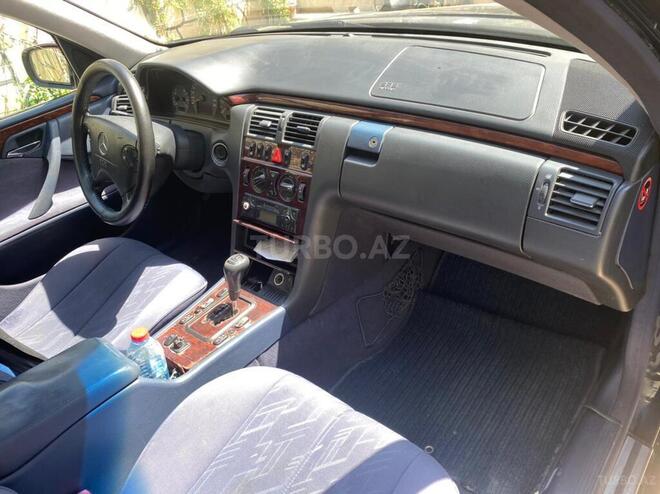Mercedes E 220 2000, 401,119 km - 2.2 l - Bakı