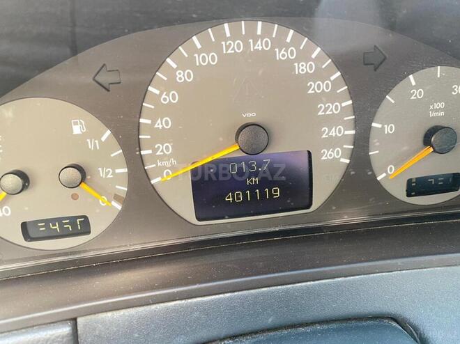 Mercedes E 220 2000, 401,119 km - 2.2 l - Bakı