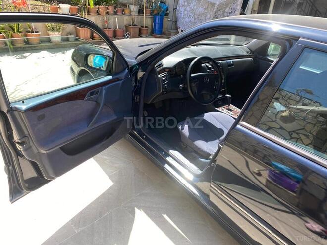 Mercedes E 220 2000, 401,119 km - 2.2 l - Bakı