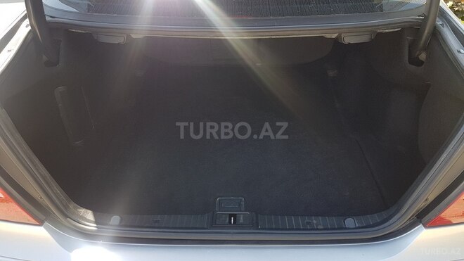 Mercedes E 220 2005, 284,000 km - 2.2 l - Bakı