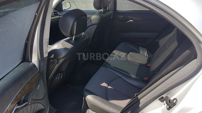 Mercedes E 220 2005, 284,000 km - 2.2 l - Bakı