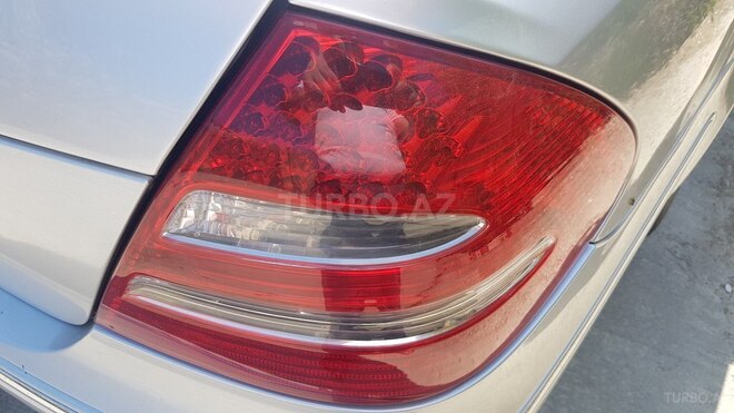 Mercedes E 220 2005, 284,000 km - 2.2 l - Bakı