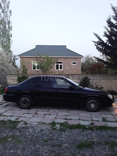 Hyundai Sonata 2000, 192,000 km - 2.0 l - Salyan