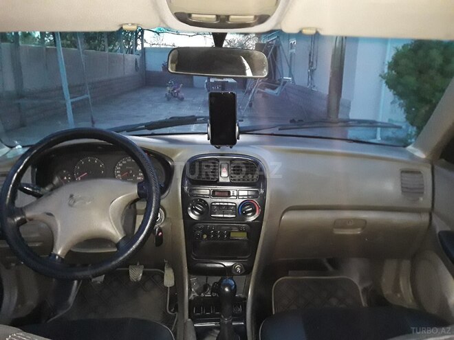 Hyundai Sonata 2000, 192,000 km - 2.0 l - Salyan