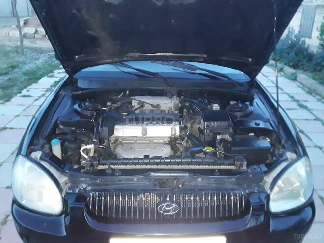 Hyundai Sonata 2000, 192,000 km - 2.0 l - Salyan