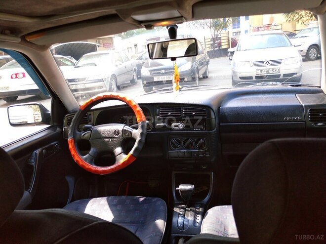 Volkswagen Golf 1993, 290,000 km - 1.8 l - Bakı