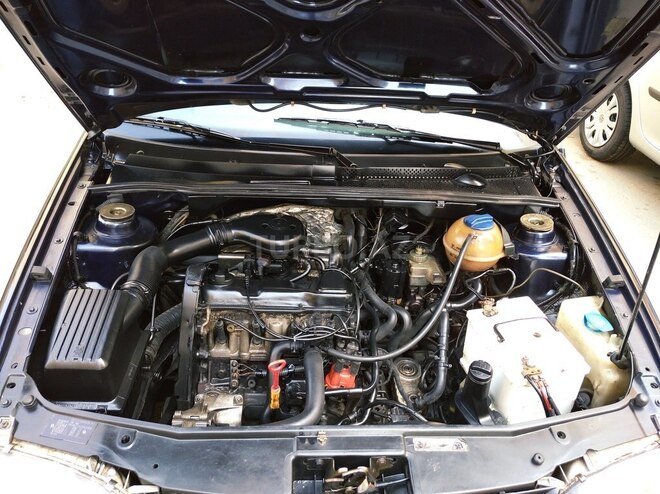 Volkswagen Golf 1993, 290,000 km - 1.8 l - Bakı
