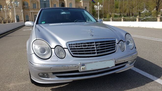 Mercedes E 240 2003, 239,000 km - 2.4 l - Qəbələ