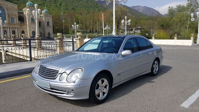 Mercedes E 240 2003, 239,000 km - 2.4 l - Qəbələ