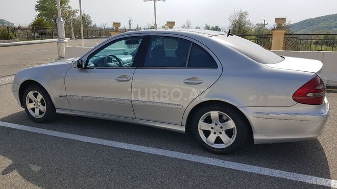 Mercedes E 240 2003, 239,000 km - 2.4 l - Qəbələ